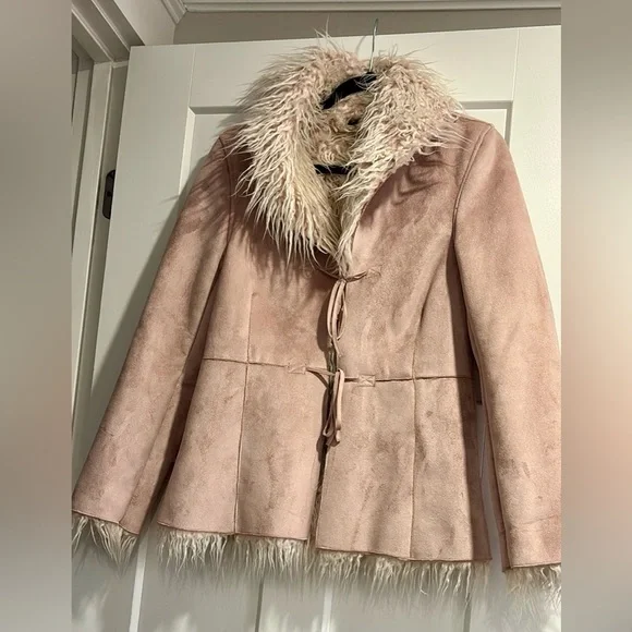 Brandon Thomas Blush Teddy Jacket with Faux Fur Trim - Picture 2 of 6